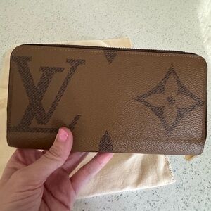 Louis Vuitton Zippy Wallet Giant Monogram